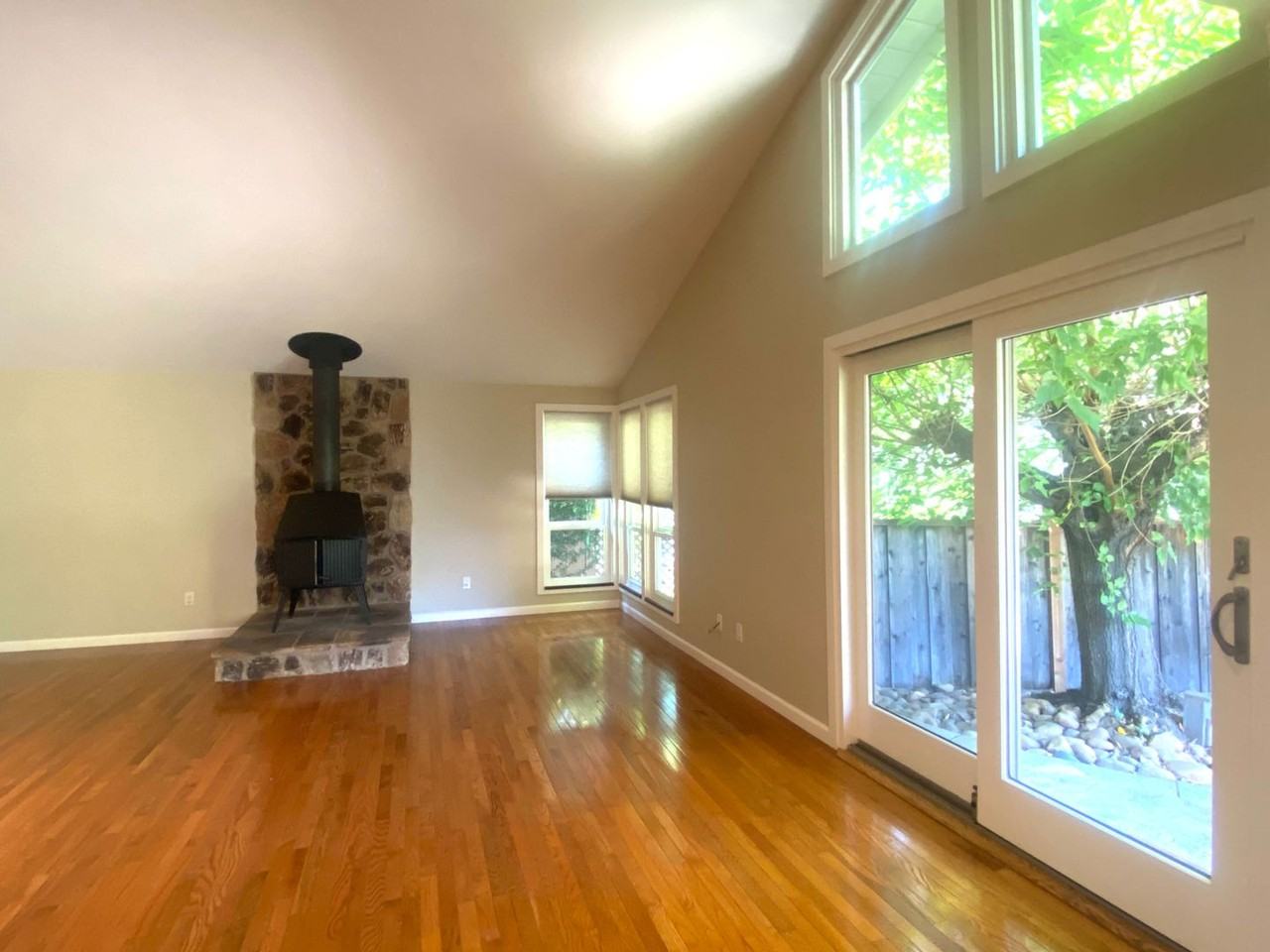 450 Neal St - Photo 3 of 31