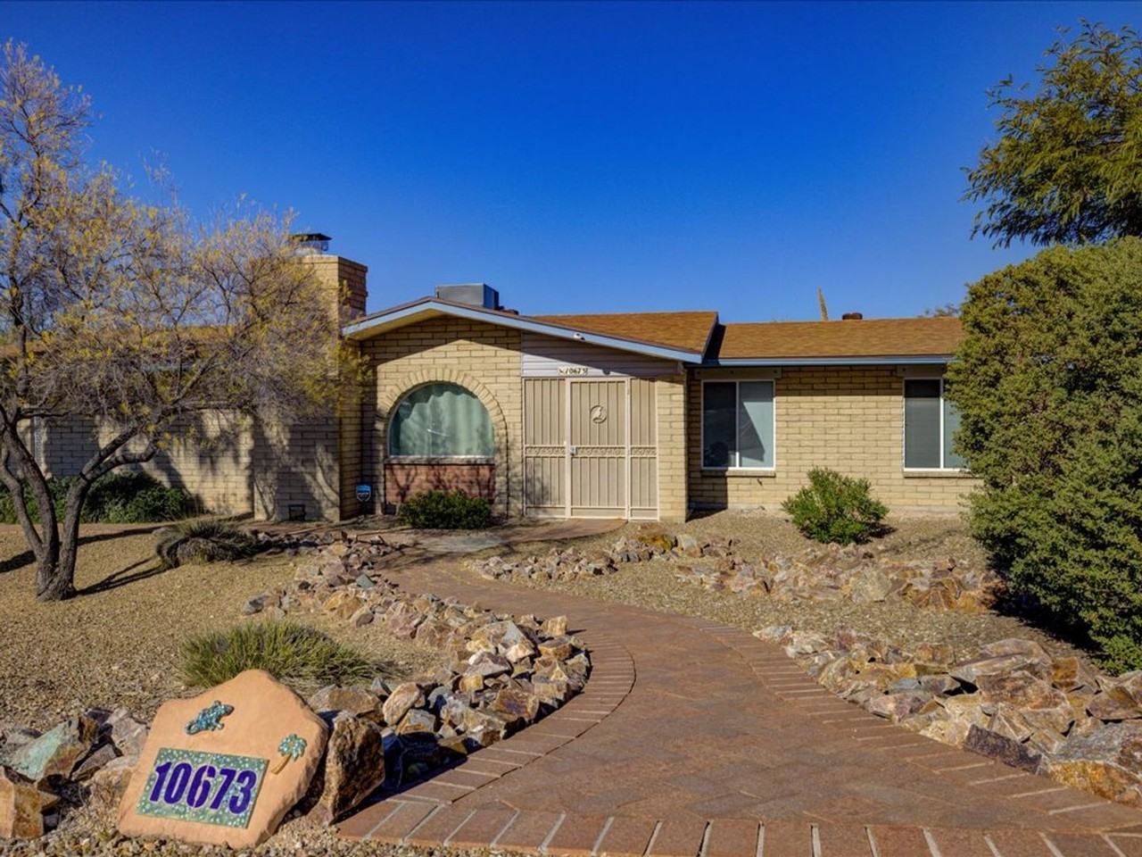 10673 E Camino Quince - Photo 3 of 37