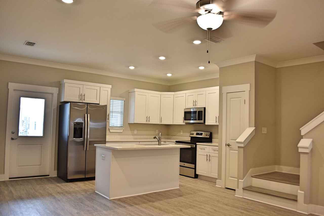 124 Date Palm Ln - Photo 5 of 13