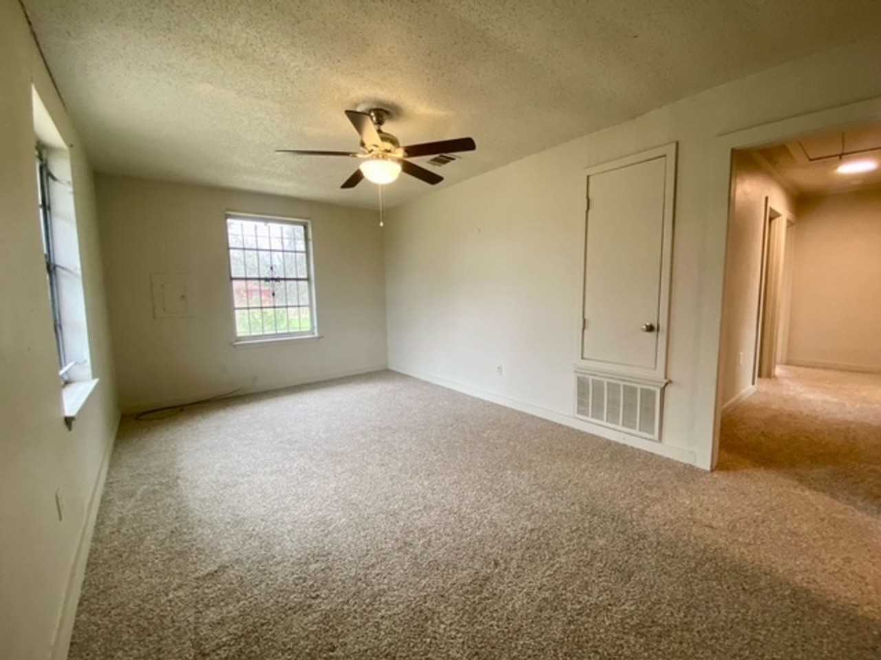 1845 Garden St - Photo 2 of 8