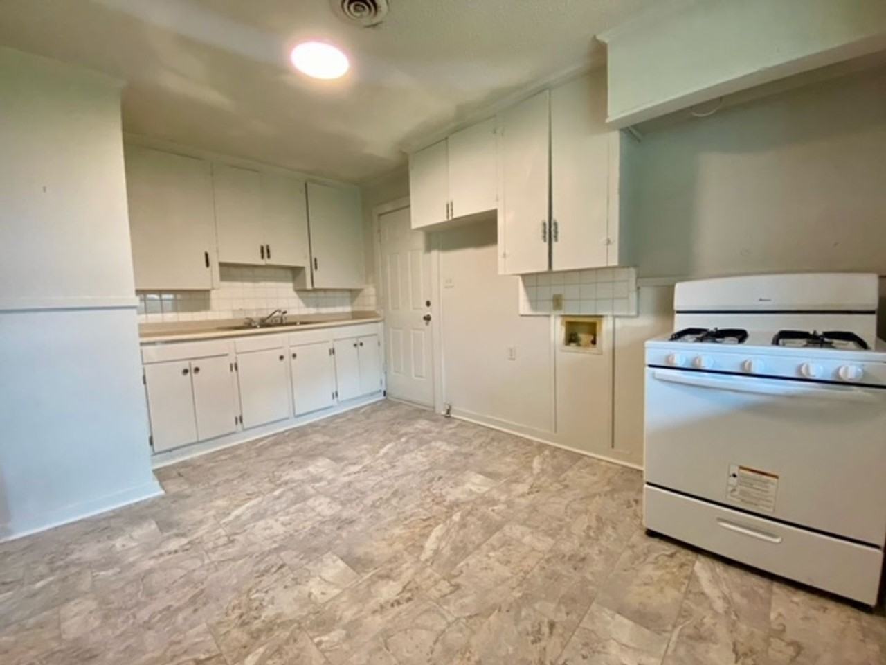 1845 Garden St - Photo 3 of 8