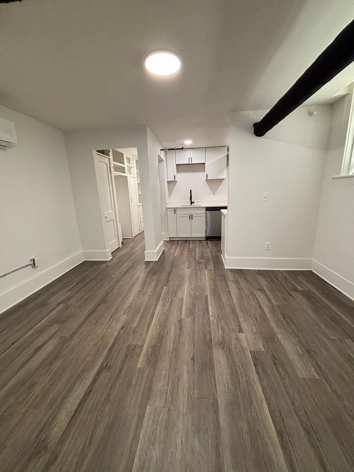 259 259 W 9 Mile - L2 2 Bedroom - Photo 6 of 10