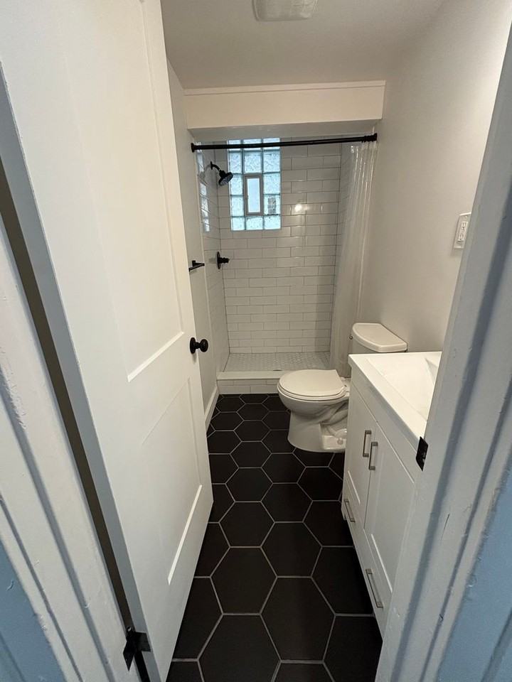 259 259 W 9 Mile - L2 2 Bedroom - Photo 7 of 10
