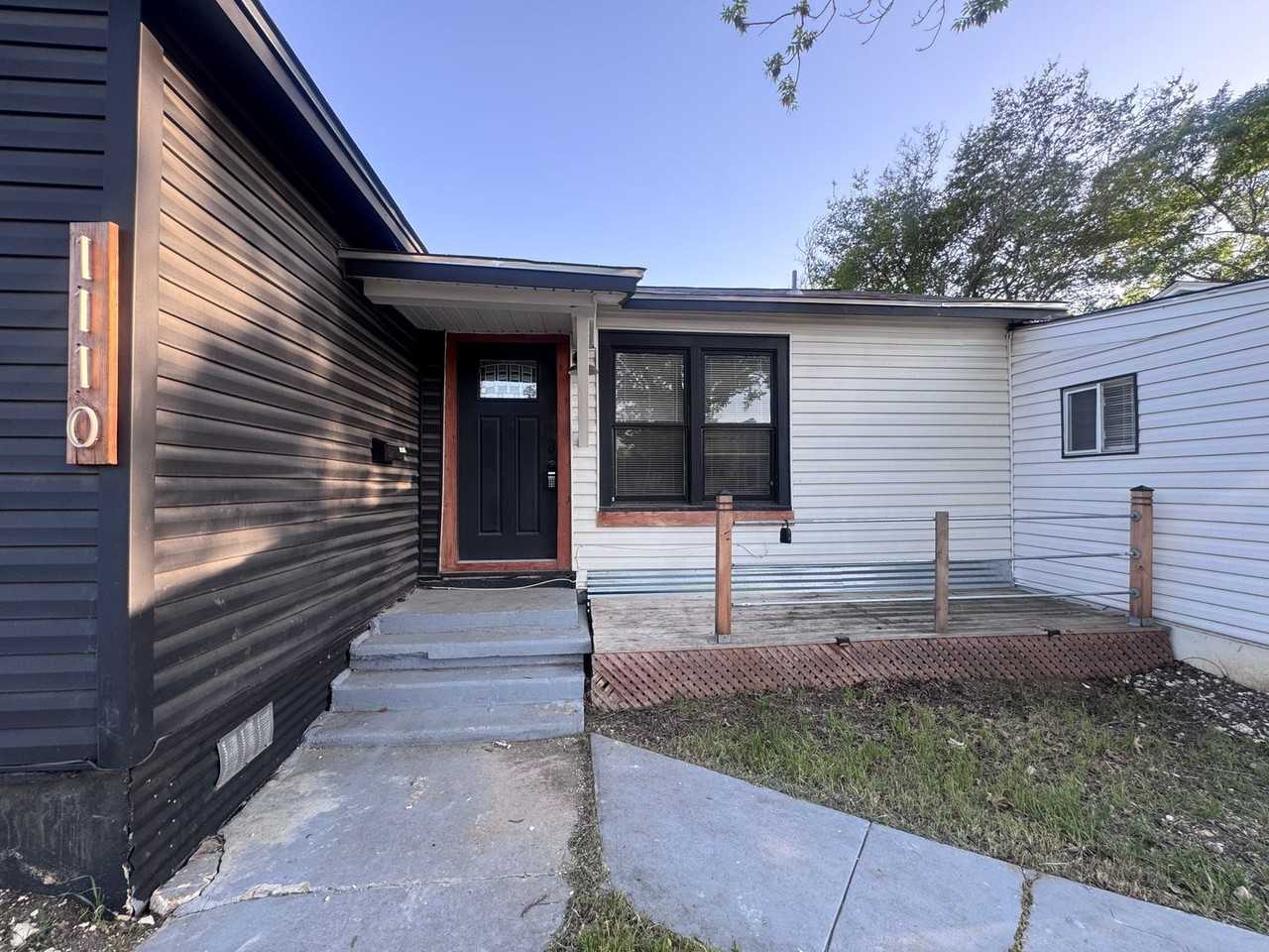 1110 Clower - Photo 3 of 28