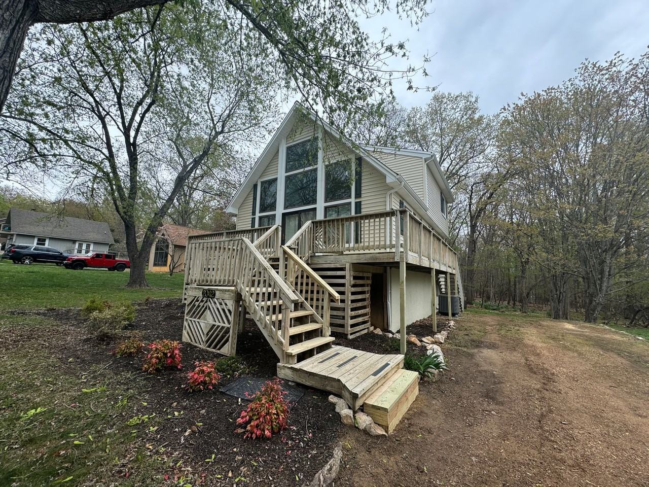 2042 Hawksbill Rd - Photo 2 of 23