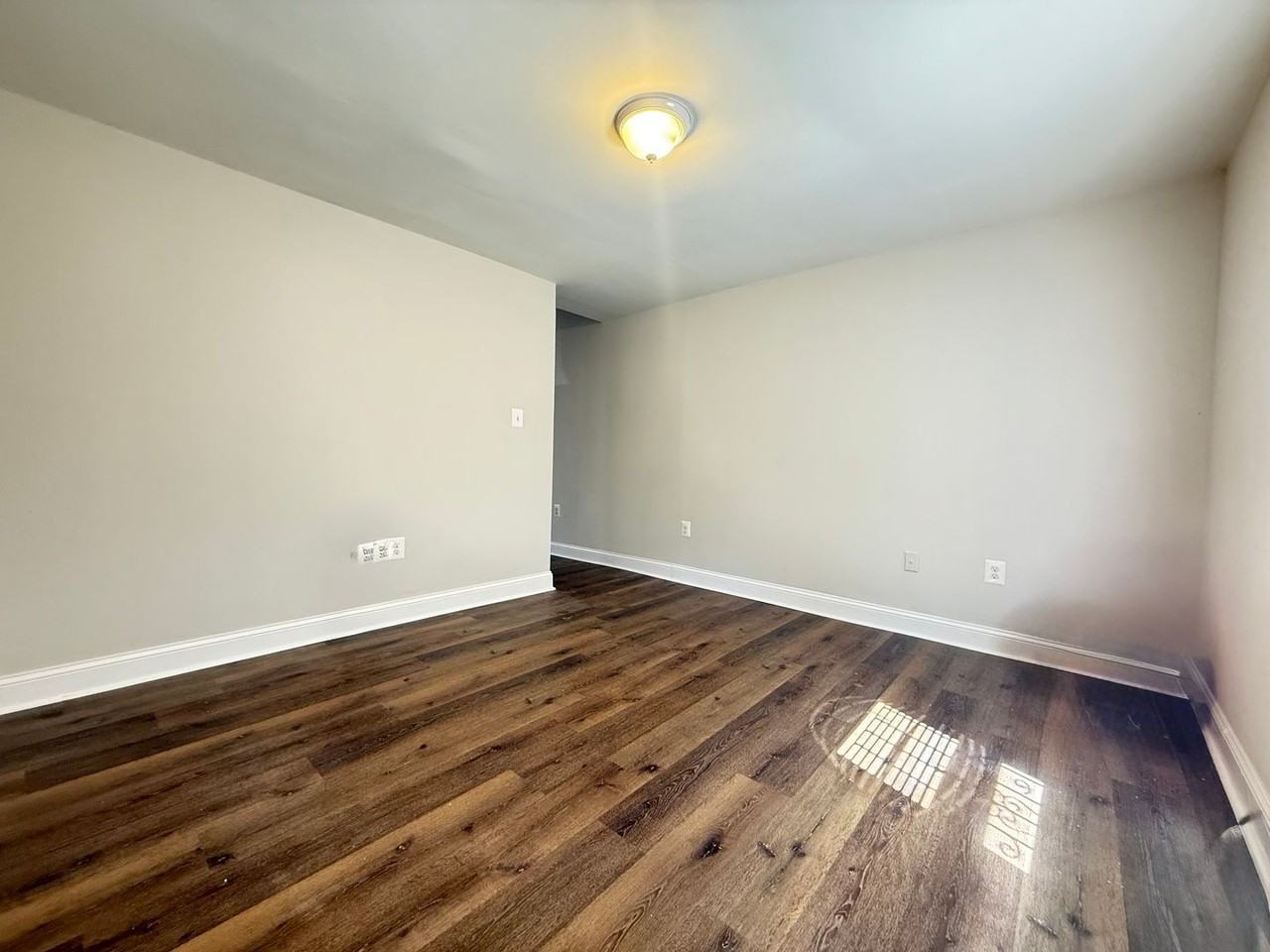 3201 East Fairmount Avenue - Photo 7 of 26