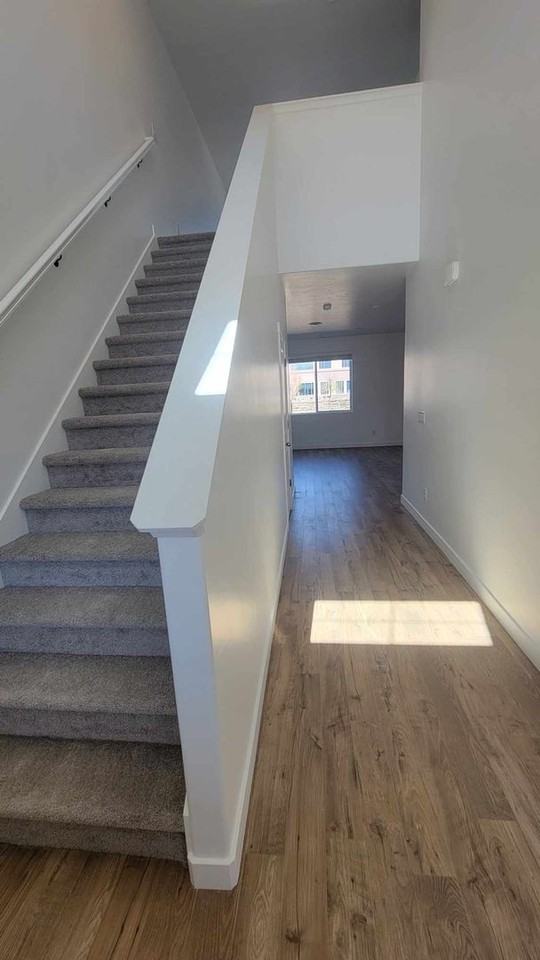 572 W 1860 N - Photo 2 of 17