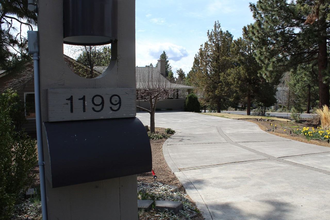 1199 Nw Redfield Cir - Photo 3 of 50