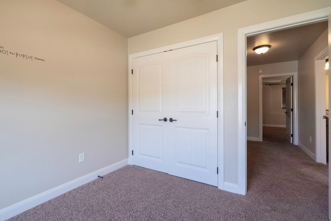 2075 S Sir Monte Dr #5 - Photo 7 of 28
