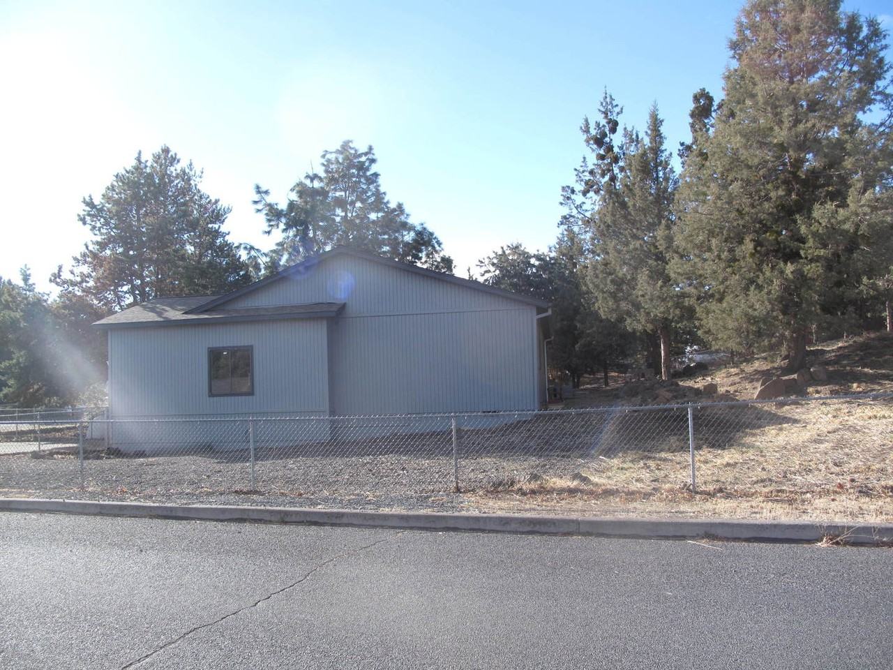 63565 Hunters Cir - Photo 2 of 15