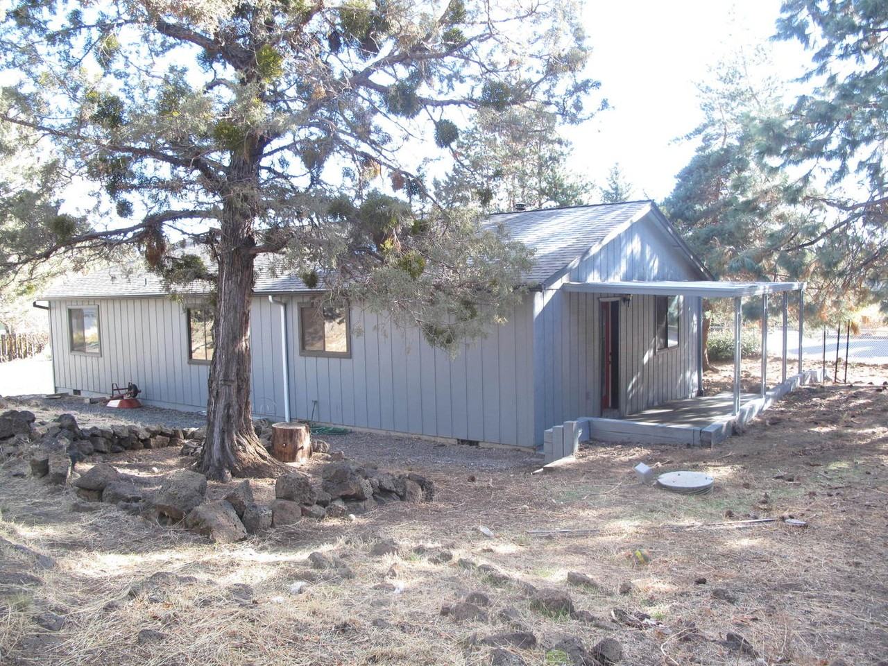 63565 Hunters Cir - Photo 3 of 15