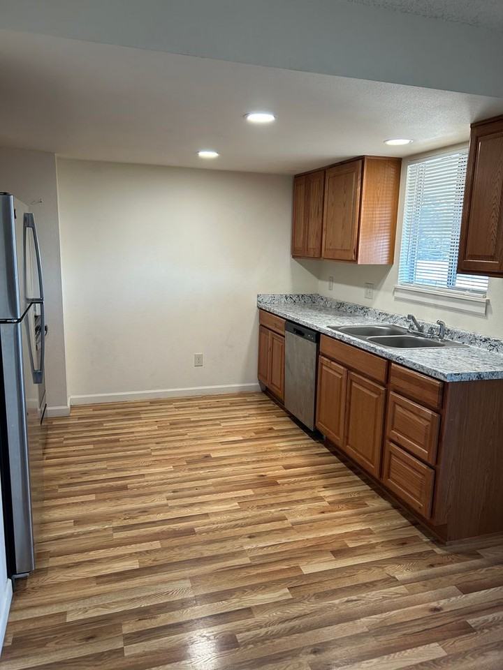 El Dorado Apartments - Photo 2 of 15