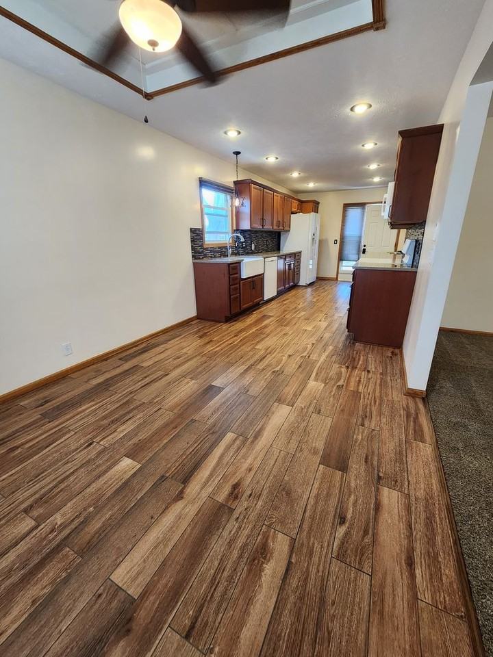 1306 Cedarwoods Dr - Photo 2 of 19