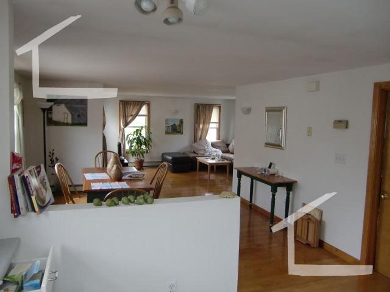 69 Brooks St - Photo 2 of 4