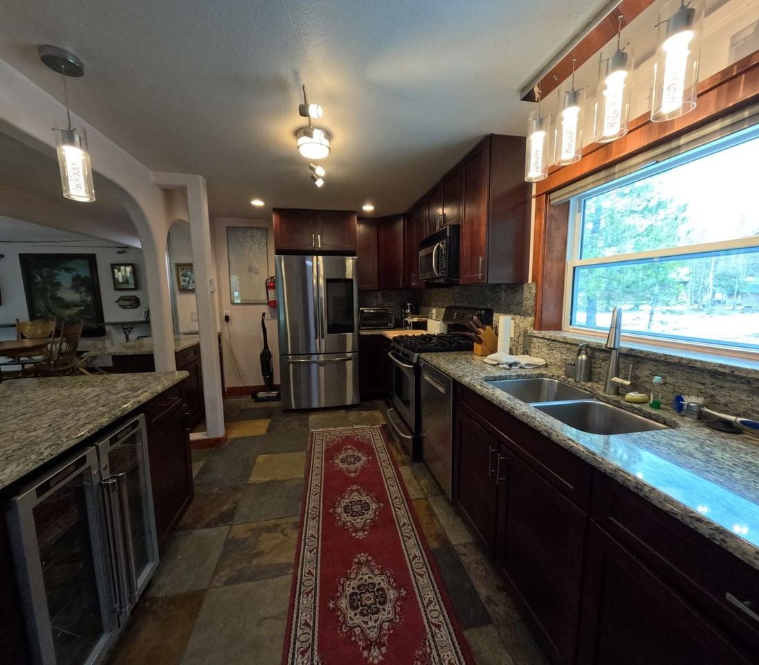 7892 River Rd - Photo 3 of 13