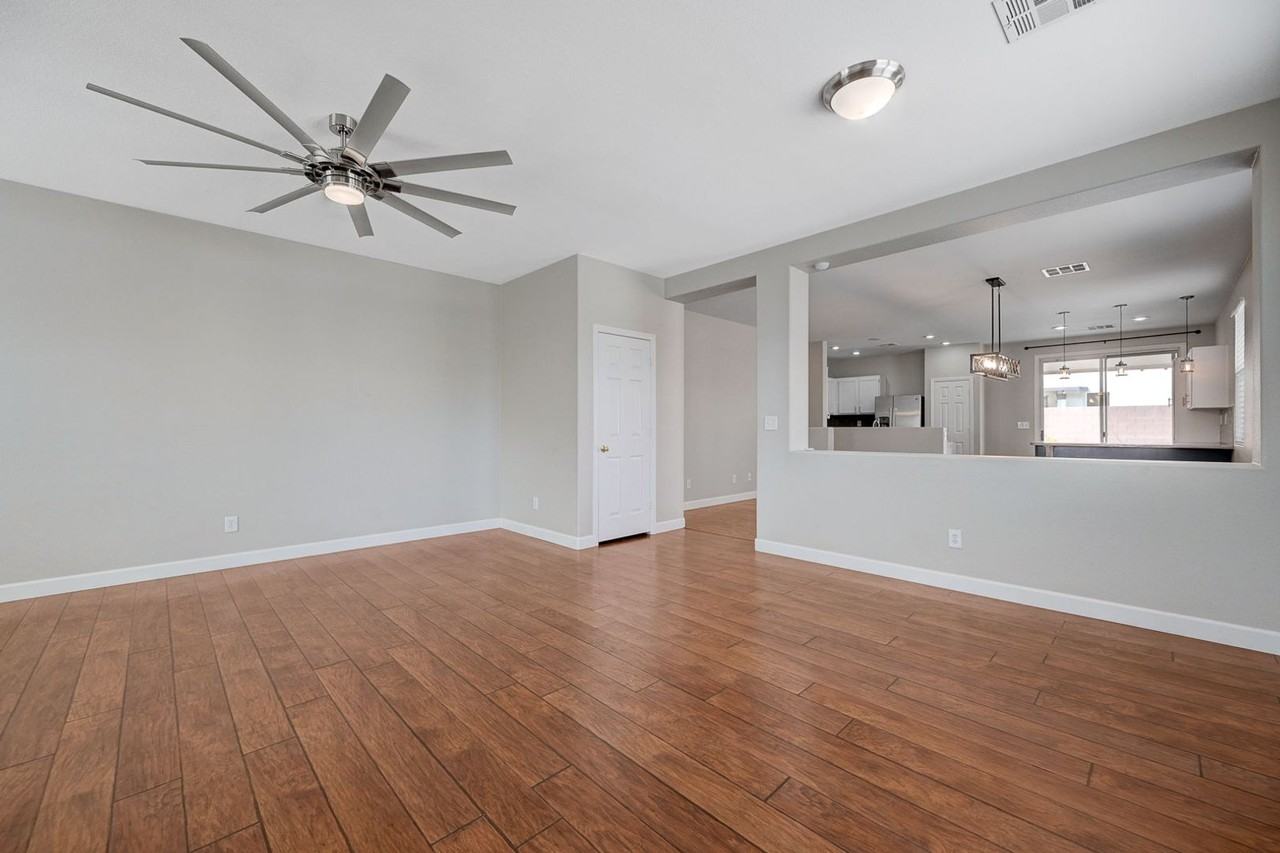 5004 Elkin Creek Ave - Photo 3 of 50