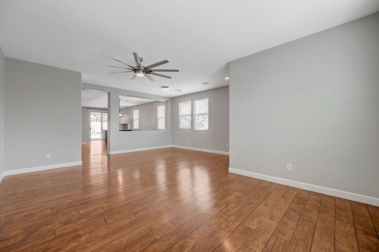 5004 Elkin Creek Ave - Photo 5 of 50