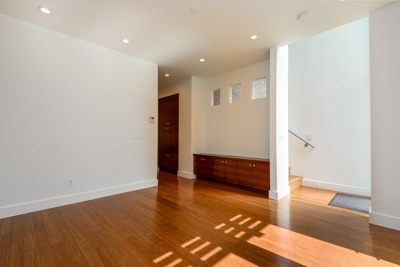 802 Live Oak Ave - Photo 2 of 23