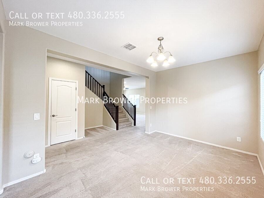 2424 E Brigadier Dr - Photo 2 of 28