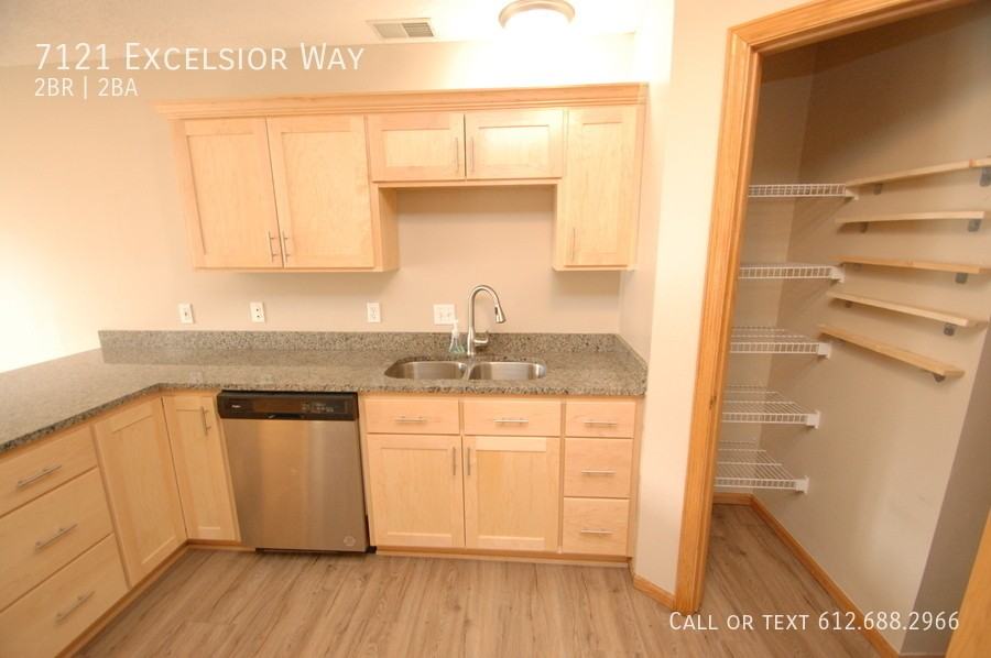 7121 Excelsior Way - Photo 3 of 20