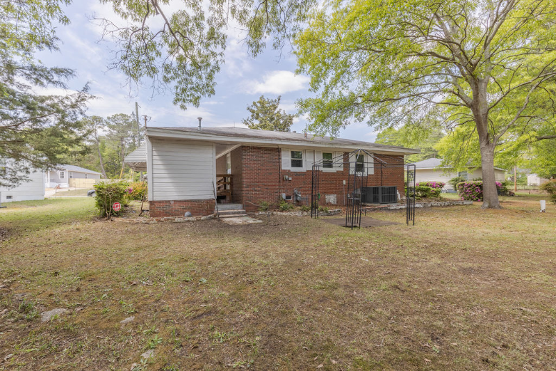 925 Fleetwood Dr - Photo 3 of 22