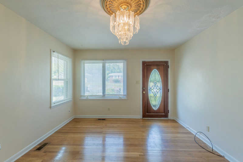 925 Fleetwood Dr - Photo 6 of 22