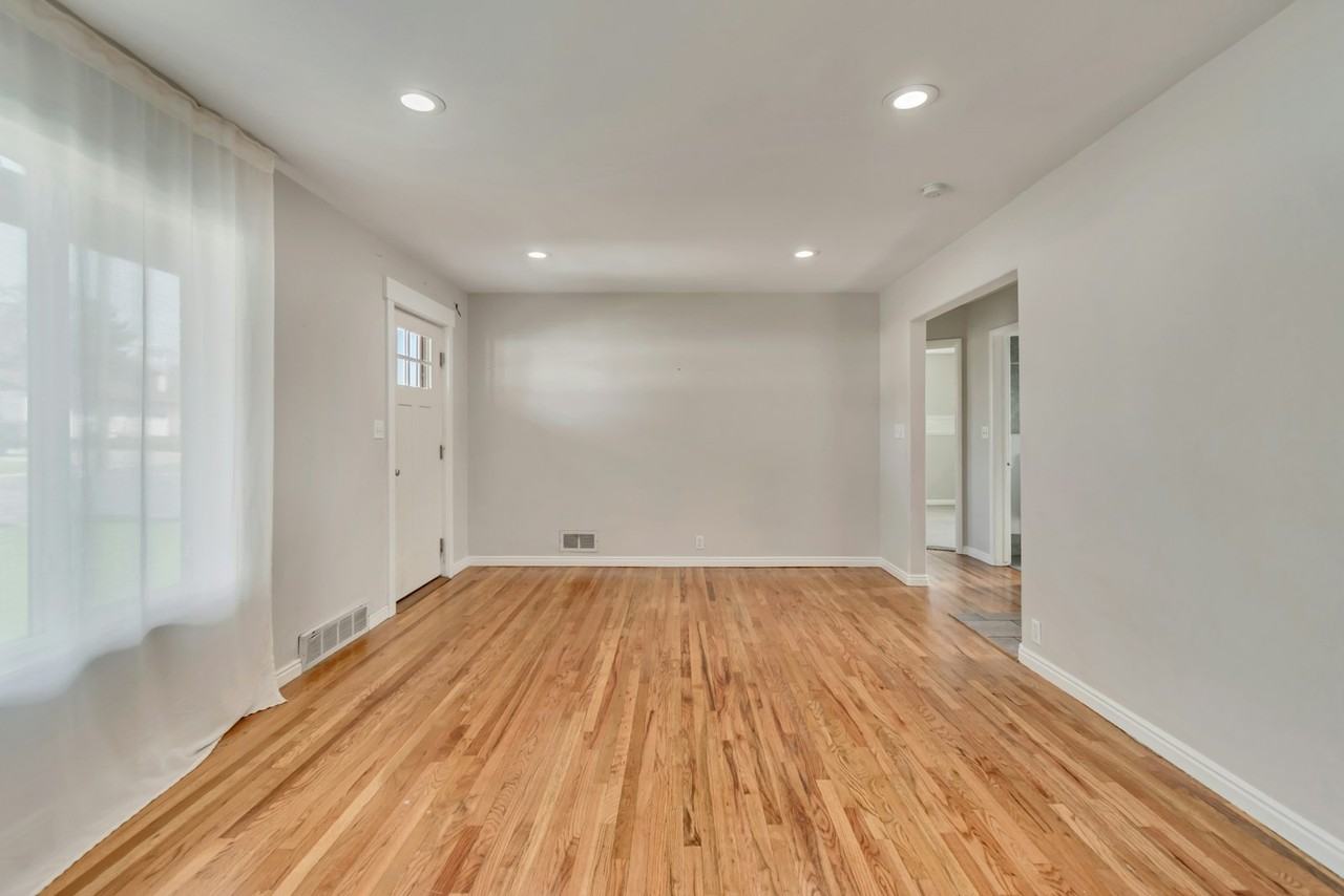 9038 South 220 East - Photo 4 of 18