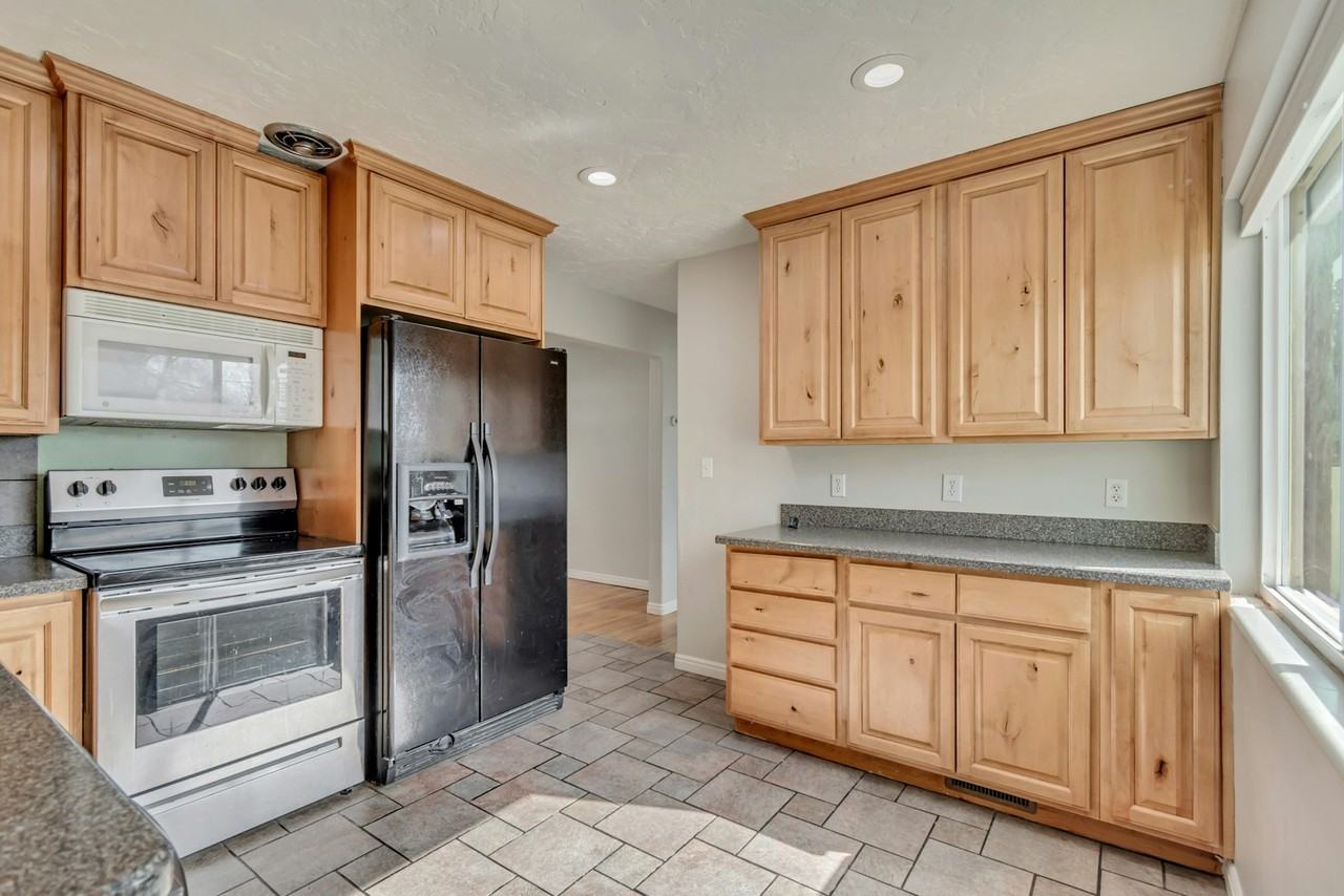9038 South 220 East - Photo 6 of 18