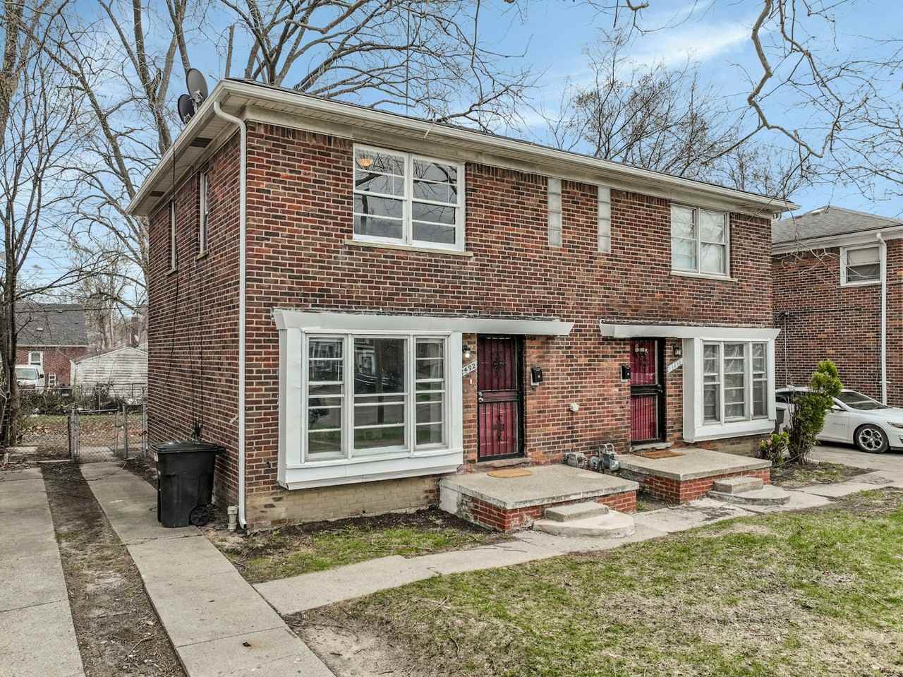 18492 Greenfield Road - Photo 2 of 21