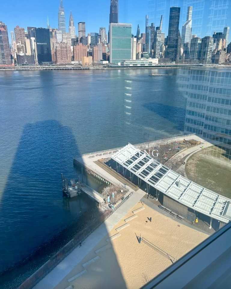 52-41 Center Boulevard - Photo 5 of 10