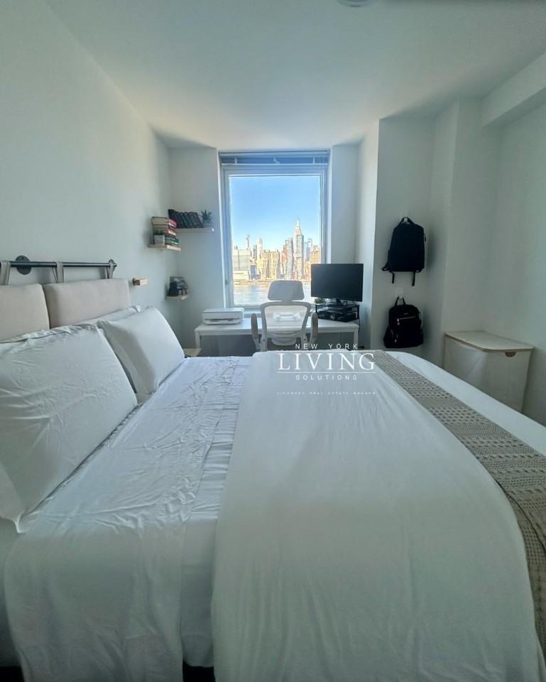 52-41 Center Boulevard - Photo 6 of 10