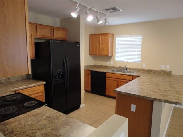 782 W Calle Ormino - Photo 3 of 12