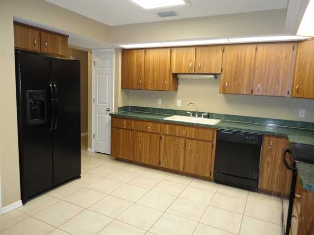 220 Bryan Oak Ave - Photo 3 of 12