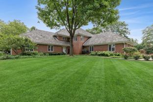 390 S Basswood Rd - Photo 1 of 1