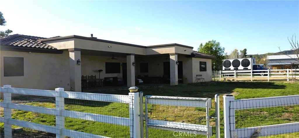 10750 Union St - Photo 5 of 37