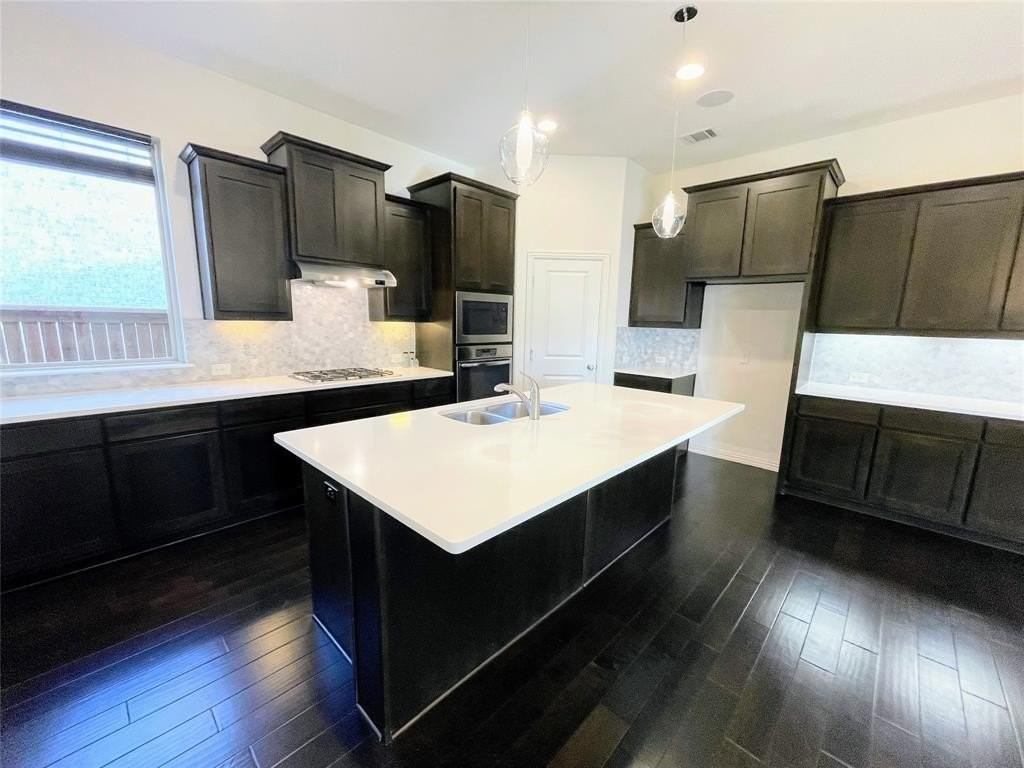 617 Barnstorm Drive - Photo 4 of 30