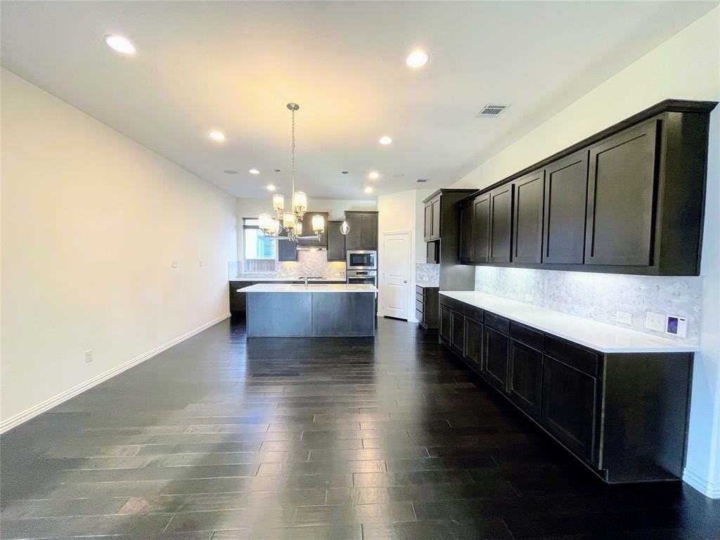 617 Barnstorm Drive - Photo 5 of 30