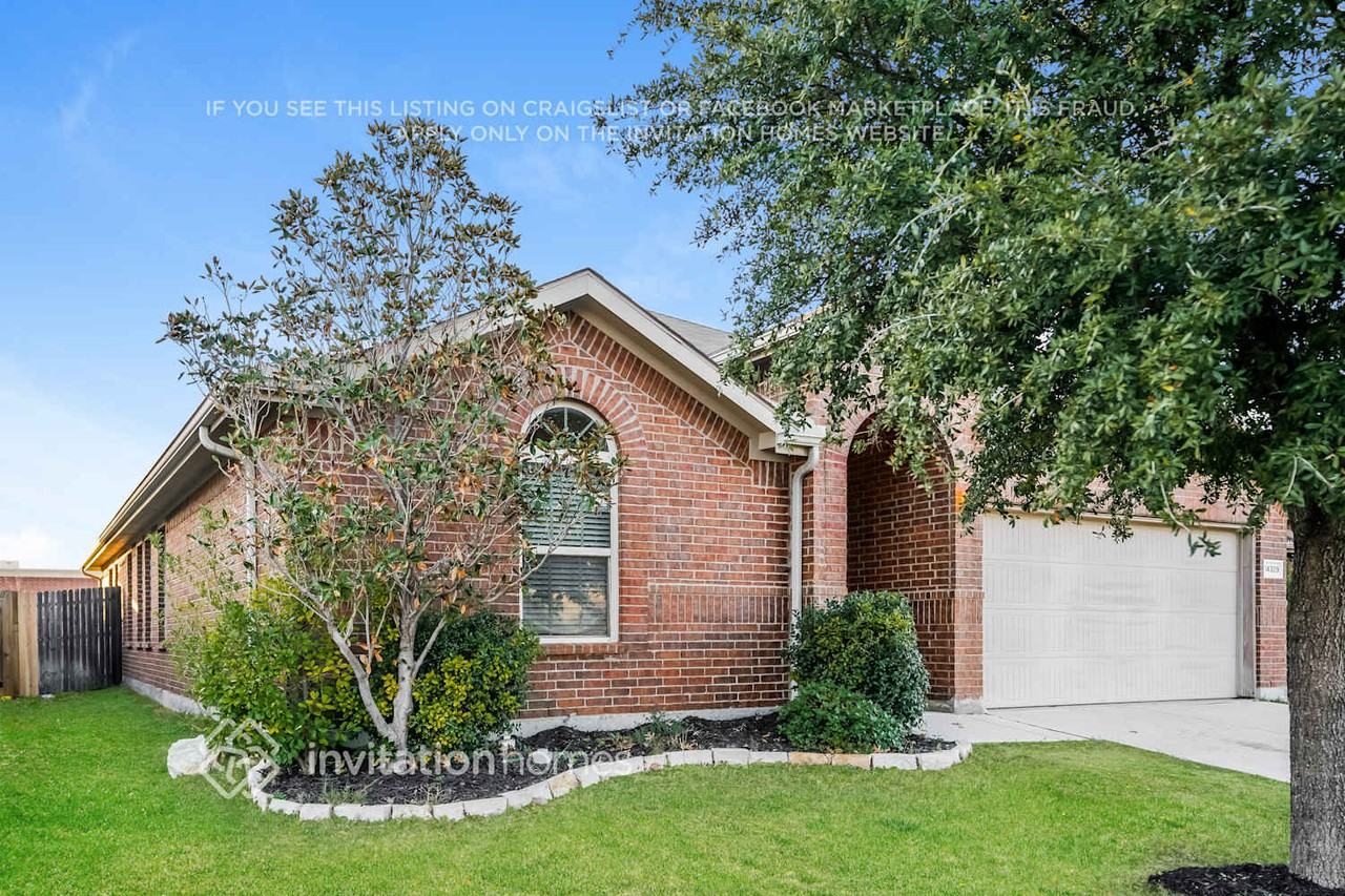 14329 Artisan Dr - Photo 2 of 17