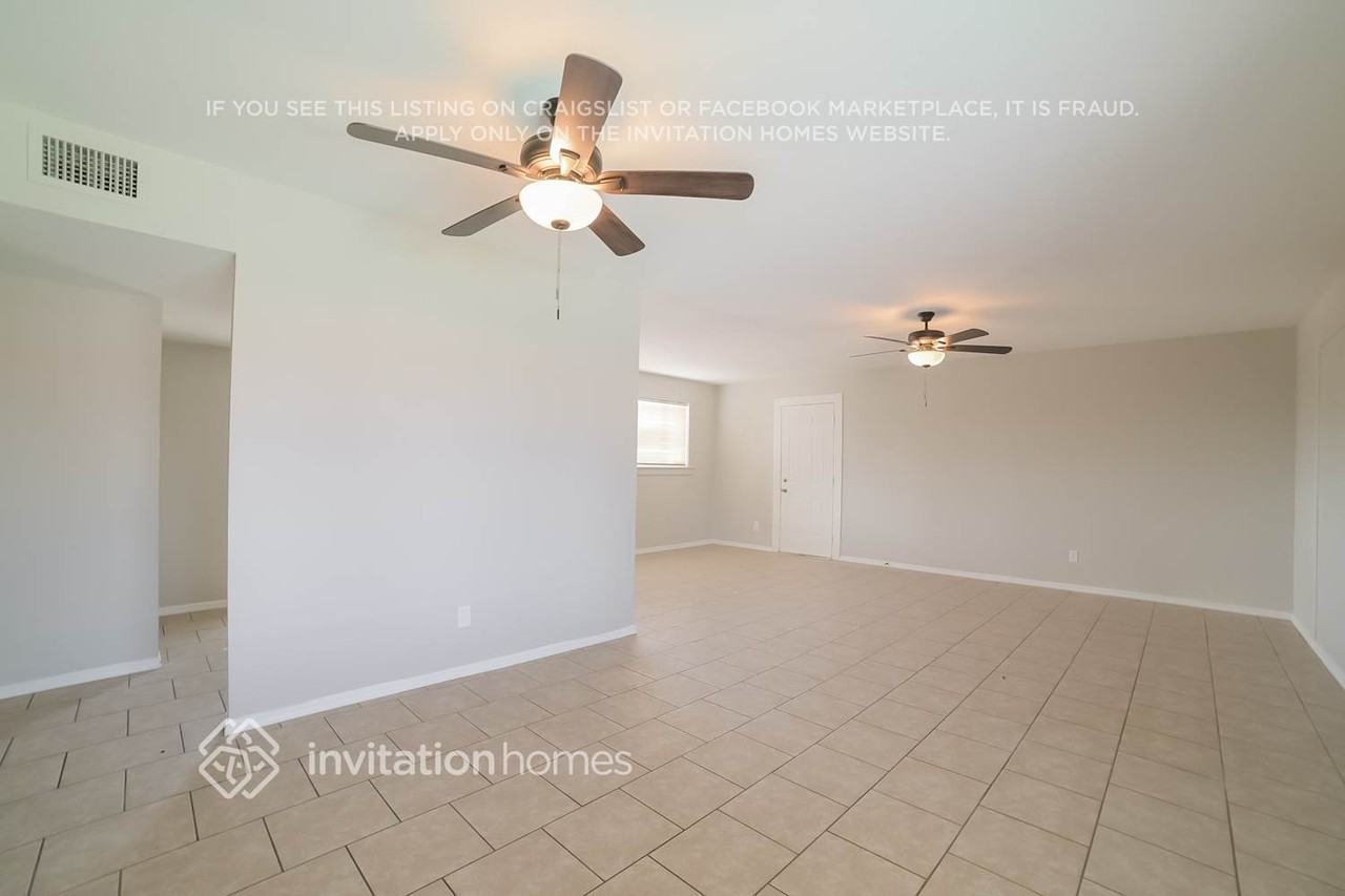 6440 W Windsor Blvd - Photo 2 of 14