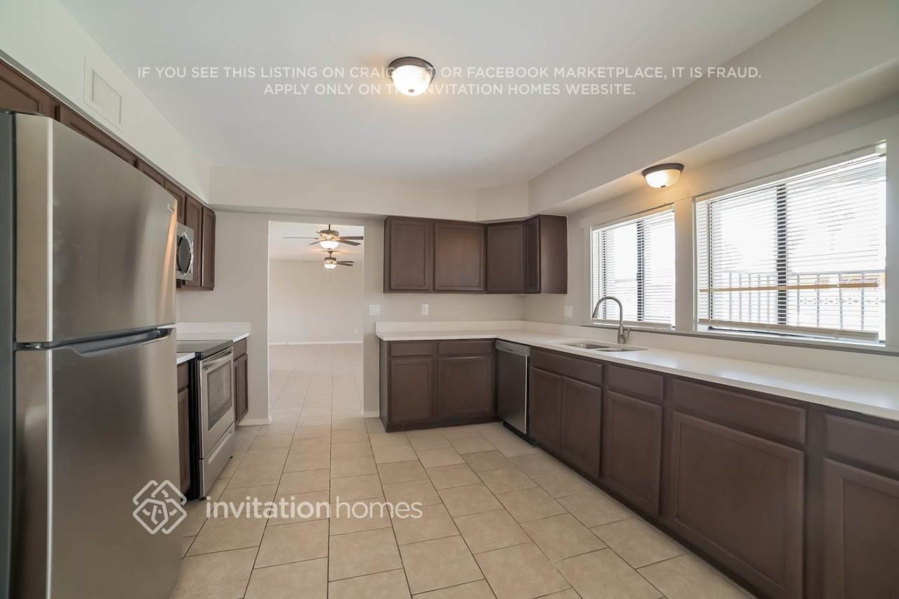 6440 W Windsor Blvd - Photo 5 of 14