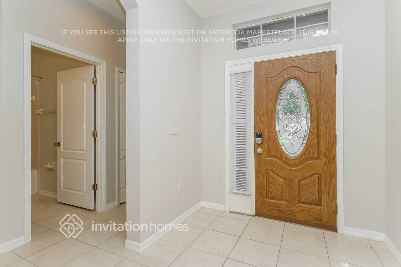 15841 Leatherleaf Ln - Photo 2 of 16