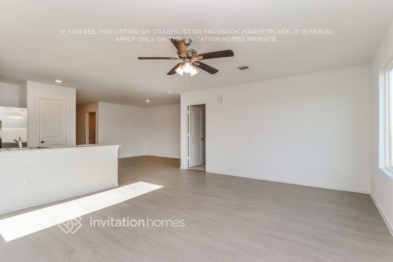 16465 Blossom Grove Dr - Photo 4 of 17