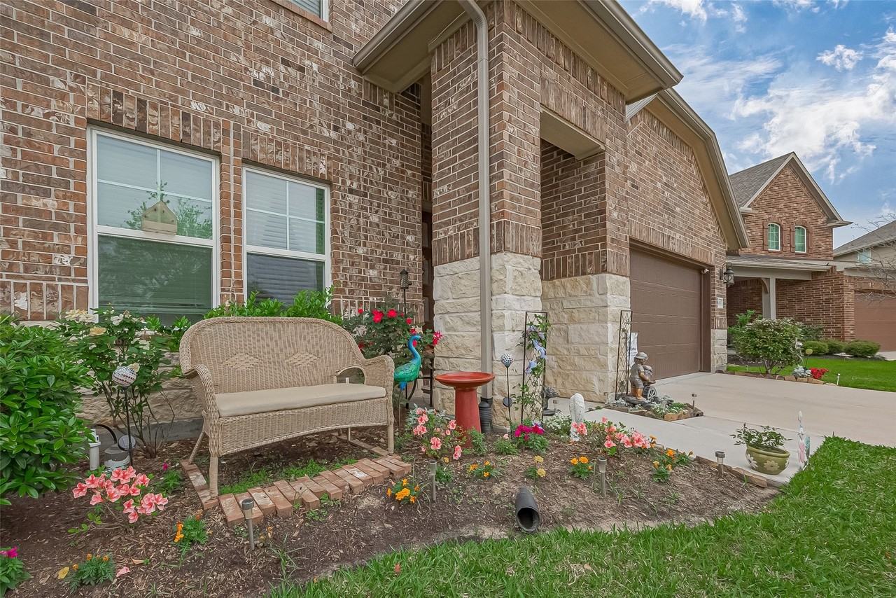 8919 Jasper Lake Dr - Photo 3 of 50