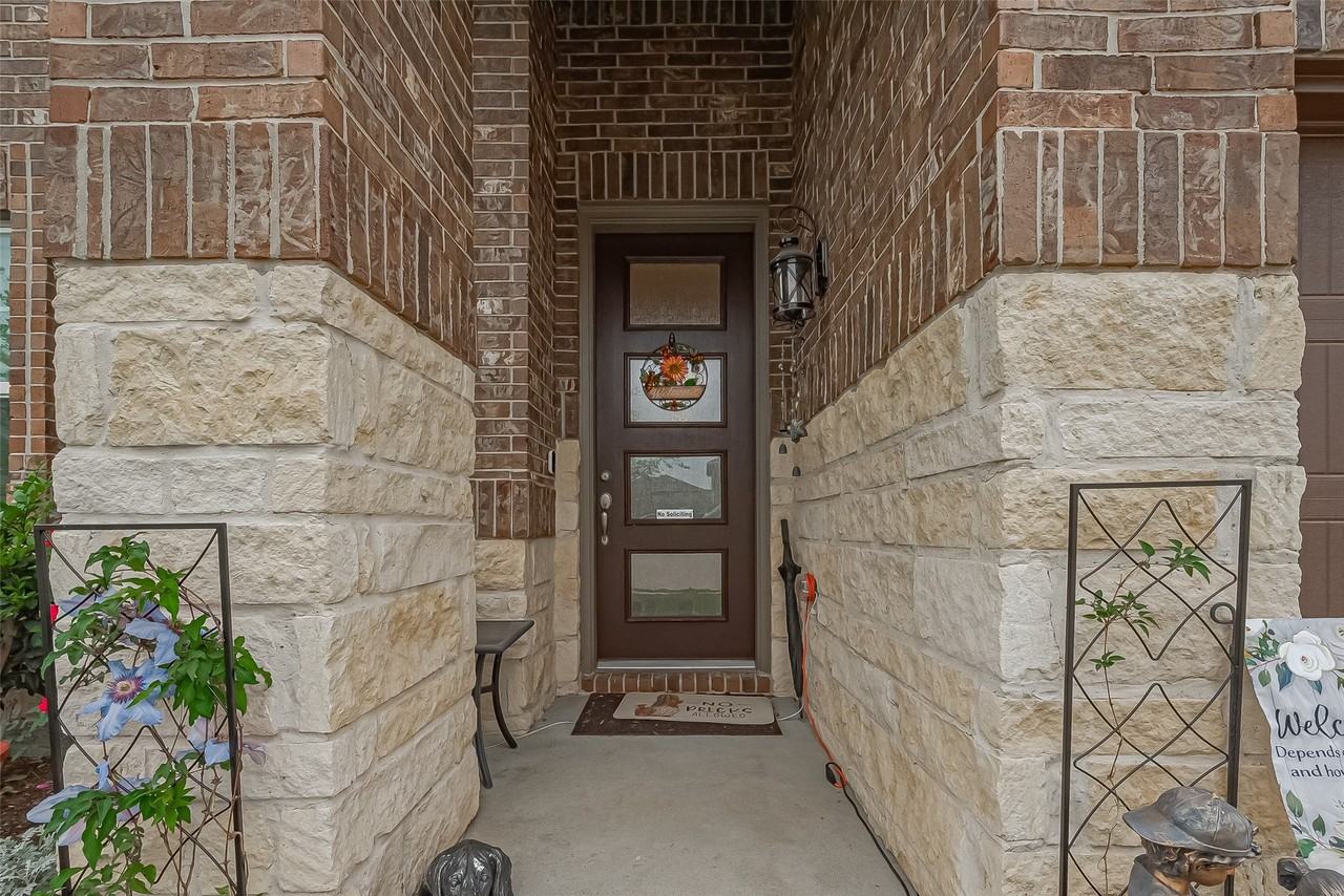 8919 Jasper Lake Dr - Photo 4 of 50