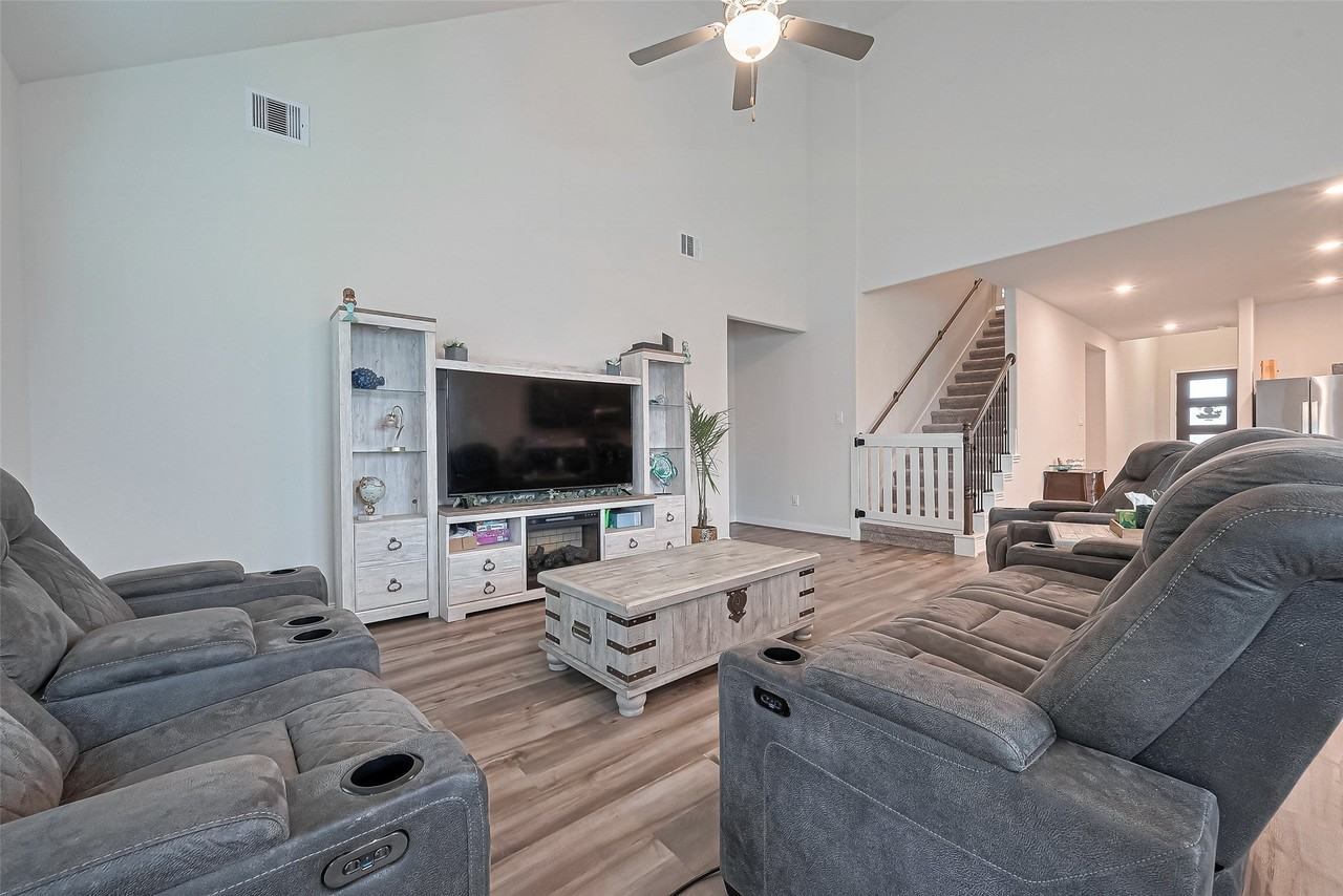 8919 Jasper Lake Dr - Photo 6 of 50