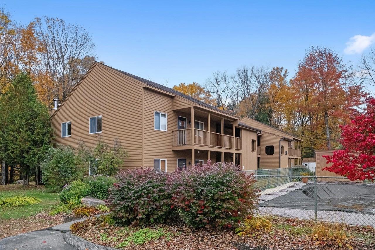 10 Notchview Ln - Photo 3 of 28