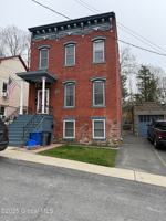 featured image of 4 Lawrence St
