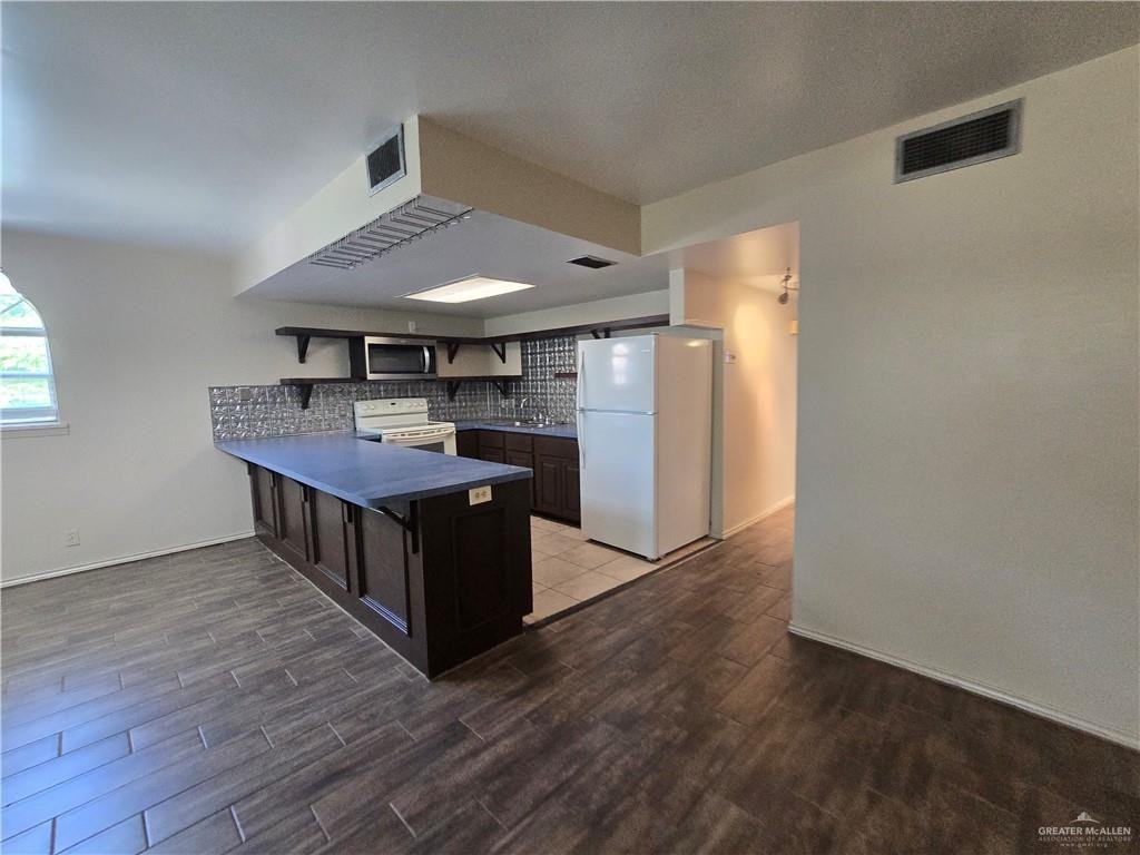 1715 Highland Park Ave - Photo 6 of 24