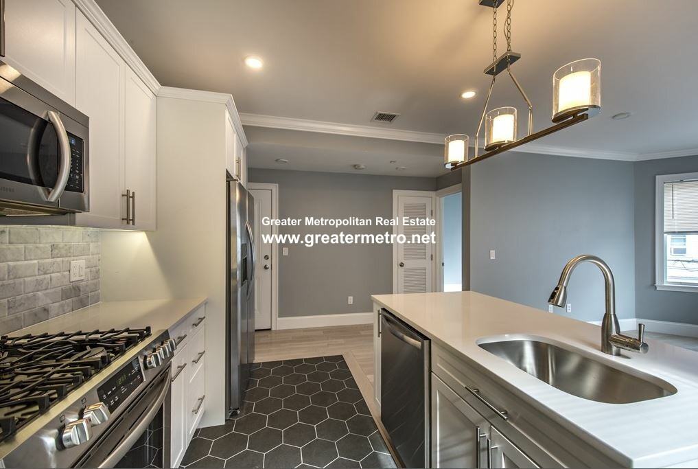 21 Winfield St #3 - Photo 3 of 15