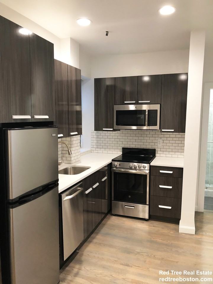11 Peterborough St #1
